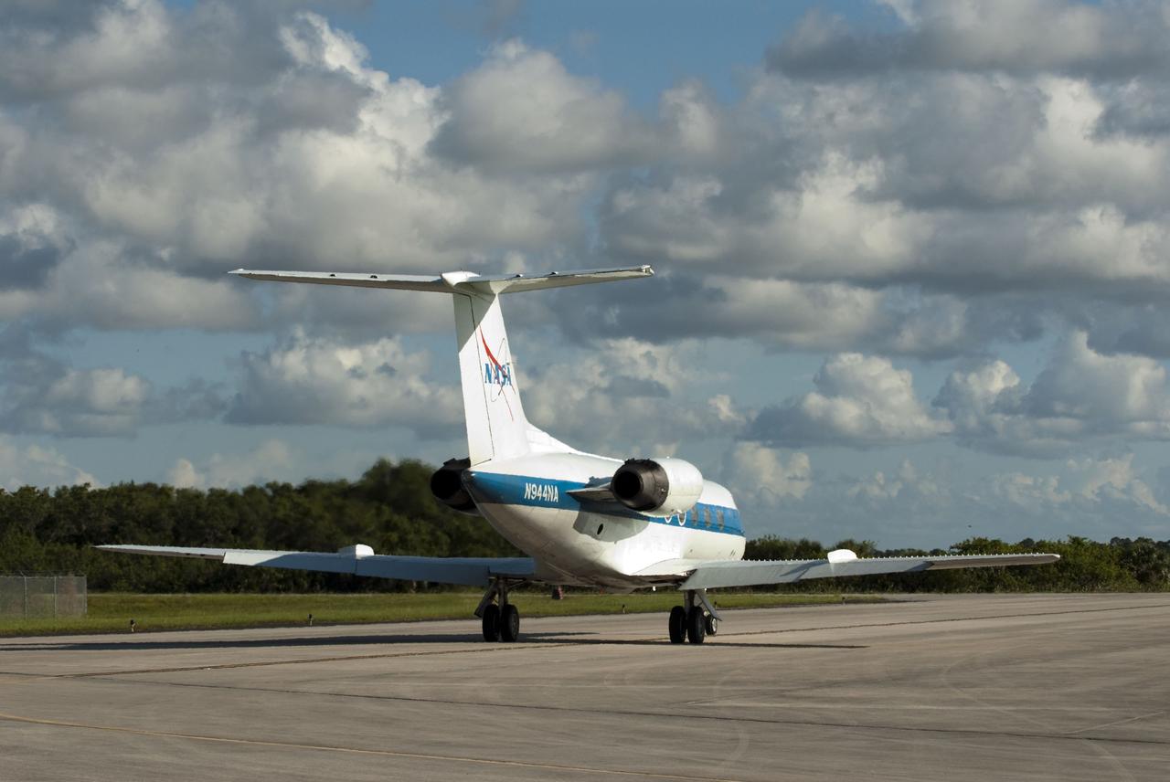 CAPE CANAVERAL, Fla. -- STS-135 Commander Chris Ferguson and Pilot Doug Hurley are aboard Shuttle Training Aircraft to practice touch-and-go landings on the Shuttle Landing Facility runway at NASA's Kennedy Space Center in Florida. The flight crew of four arrived aboard T-38 training jets to watch two historic milestones of NASA's Space Shuttle Program -- the final landing of shuttle Endeavour, which will bookend its STS-134 mission to the International Space Station, and the final rollout of their vehicle, space shuttle Atlantis, to Launch Pad 39A.      STS-135 will be the 33rd flight of Atlantis, the 37th shuttle mission to the space station, and the 135th and final mission of the shuttle program. For more information visit, www.nasa.gov/mission_pages/shuttle/shuttlemissions/sts135/index.html. Photo credit: NASA/Kim Shiflett