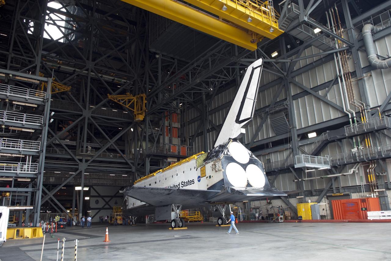 CAPE CANAVERAL, Fla. -- At NASA's Kennedy Space Center in Florida, space shuttle Endeavour has arrived in the Vehicle Assembly Building (VAB), where it temporarily will be stored.  Endeavour is swapping places with Discovery, which will resume decommissioning activities in Orbiter Processing Facility-1 (OPF-1).  The shuttles stopped briefly outside OPF-3 for a unique "nose-to-nose" photo opportunity.    In OPF-1, Discovery will undergo further preparations for public display at the Smithsonian's National Air and Space Museum Steven F. Udvar-Hazy Center in Virginia. Endeavour will be stored in the VAB until October when it will be moved into OPF-2 for further work to get it ready for public display at the California Science Center in Los Angeles.  For more information, visit http://www.nasa.gov/shuttle. Photo credit: NASA/Jim Grossmann