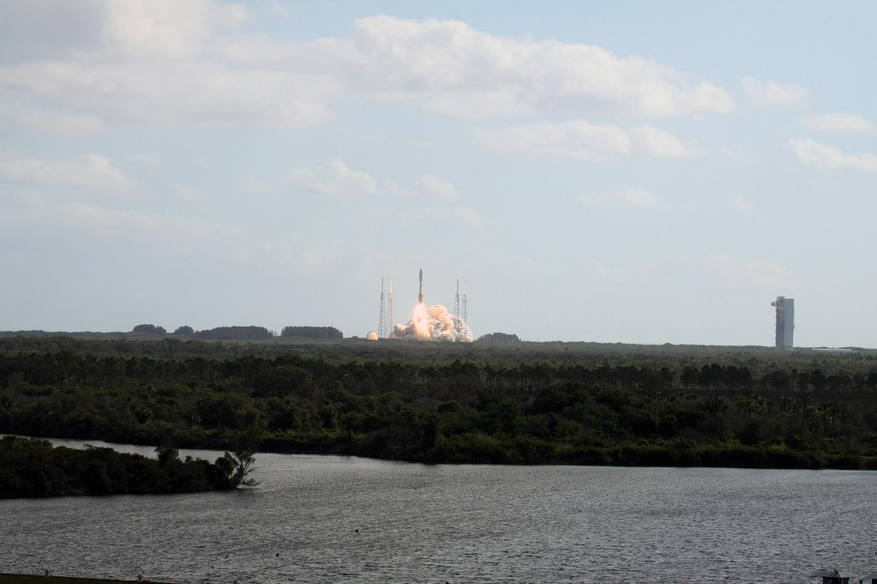 CAPE CANAVERAL, Fla. -- With NASA's Mars Science Laboratory (MSL) spacecraft sealed inside its payload fairing, the United Launch Alliance Atlas V rocket lifts off from Space Launch Complex-41 on Cape Canaveral Air Force Station in Florida at 10:02 a.m. EST Nov. 26. MSL's components include a car-sized rover, Curiosity, which has 10 science instruments designed to search for signs of life, including methane, and help determine if the gas is from a biological or geological source. For more information, visit http://www.nasa.gov/msl. Photo credit: NASA/Ken Thornsley