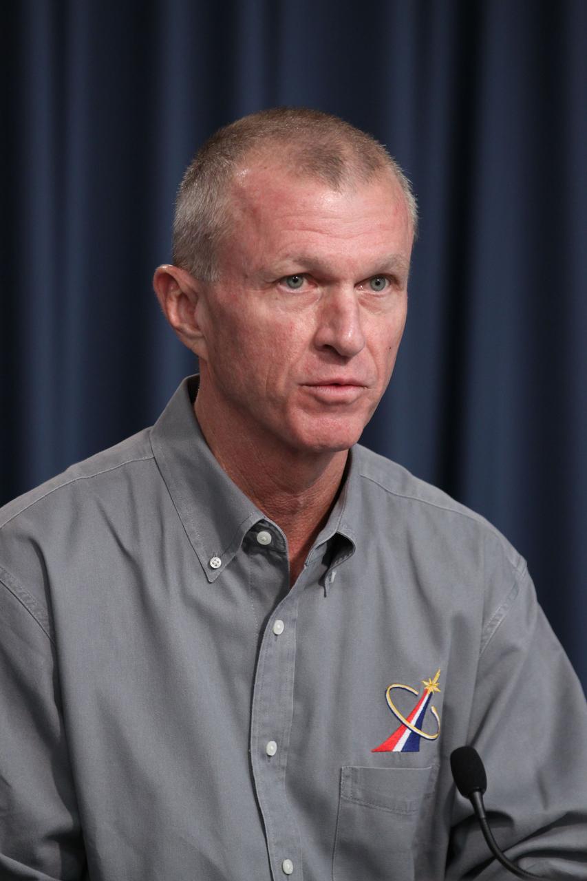 CAPE CANAVERAL, Fla. -- NASA Commercial Crew Program Deputy  Manager Brent Jett talks to commercial spaceflight industry representatives about the agency's plans for certifying commercially developed spacecraft and launch systems in support of crewed missions to the International Space Station around the middle of the decade. To learn more about CCP, visit www.nasa.gov/commercialcrew. Photo credit: NASA/Kim Shiflett