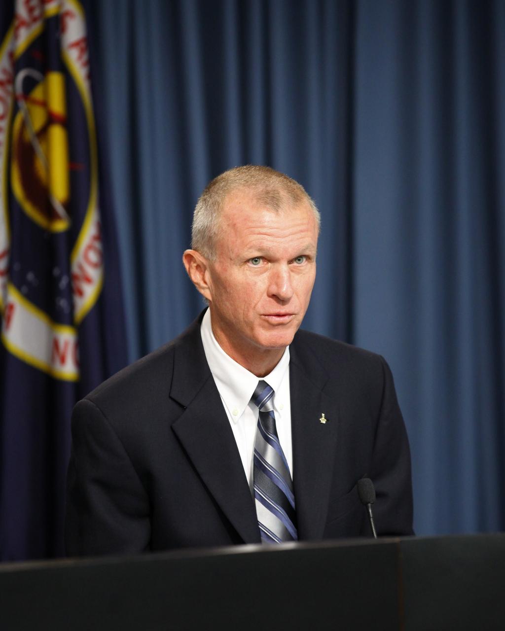 CAPE CANAVERAL, Fla. -- Brent Jett, deputy manager of NASA's Commercial Crew Program, or CCP, talks to aerospace industry representatives during a pre-proposal conference to inform prospective companies about the recently released request for contract proposals and updates to the certification requirements for crewed missions to the International Space Station, or ISS. The two-phase certification process, called Certification Products Contract, or CPC, will enable NASA to eventually purchase service missions to fly astronauts to and from the ISS. To learn more about CCP, visit www.nasa.gov/commercialcrew. Photo credit: Kim Shiflett