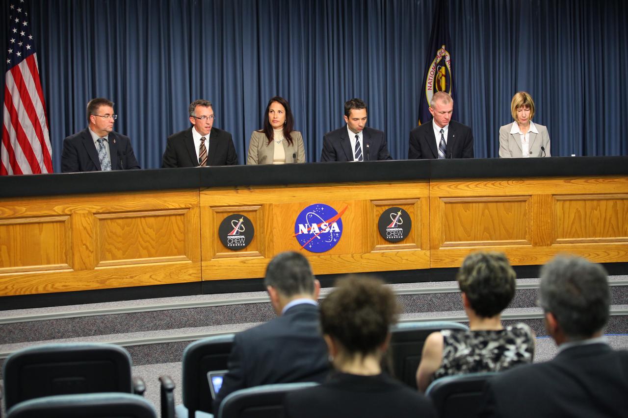 CAPE CANAVERAL, Fla. -- NASA's Commercial Crew Program, or CCP, hosts a pre-proposal conference to inform prospective companies about the recently released request for contract proposals and updates to the certification requirements for crewed missions to the International Space Station, or ISS. The two-phase certification process, called Certification Products Contract, or CPC, will enable NASA to eventually purchase service missions to fly astronauts to and from the ISS. From left, Ed Mango, CCP's program manager Steve Janney, CPC contracting officer Maria Collura, CCP certification manager Tom Simon, CPC Evaluation Team chair Brent Jett, CCP deputy program manager and Kathy Lueders, manager of the ISS Transportation Integration Office. To learn more about CCP, visit www.nasa.gov/commercialcrew. Photo credit: Kim Shiflett