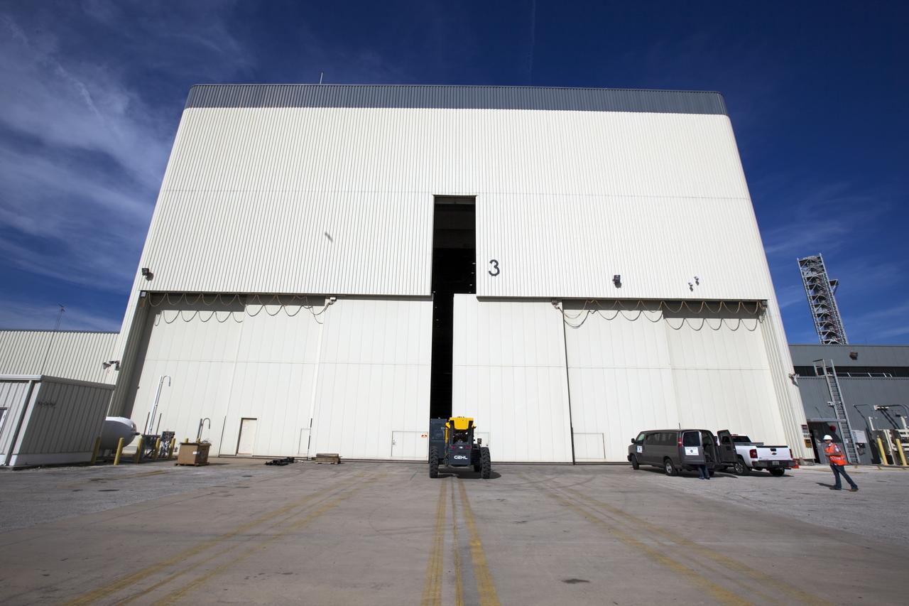 CAPE CANAVERAL, Fla. -- The Commercial Crew and Cargo Processing Facility, or C3PF, at NASA's Kennedy Space Center in Florida is going through major renovations to support the manufacturing of The Boeing Company's CST-100 spacecraft. Known throughout the space shuttle era as Orbiter Processing Facilty-3, or OPF-3, the facility's orbiter-specific platforms were removed recently to make room for a clean-floor factory-like facility. The modernization will allow Boeing to process its new fleet of low-Earth-orbit bound spacecraft, which is under development in collaboration with NASA's Commercial Crew Program, or CCP. Boeing is leasing the excess government facility for next-generation commercial activities through a land-use agreement with Space Florida.    To learn more about CCP and its industry partners, visit www.nasa.gov/commercialcrew. Photo credit: Dimitri Gerondidakis