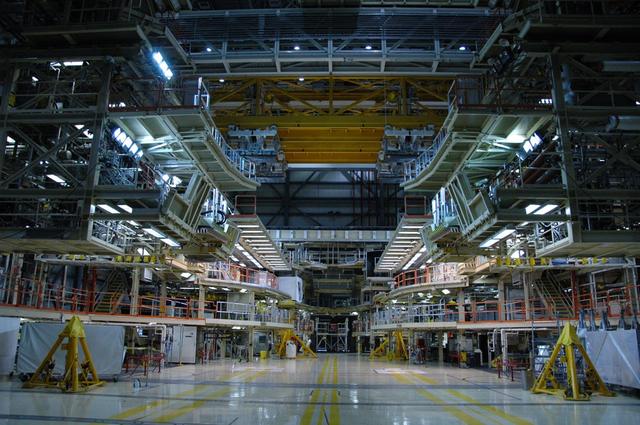 Interior View of Orbiter Processing Facility 3