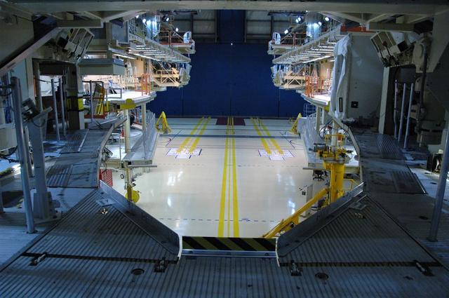 Interior View of Orbiter Processing Facility 3