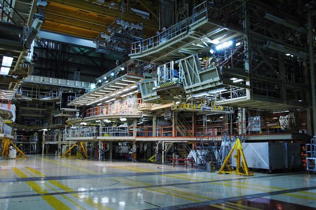 Interior View of Orbiter Processing Facility 3