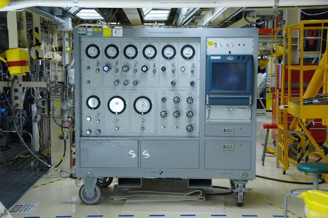 Interior View of Orbiter Processing Facility 3