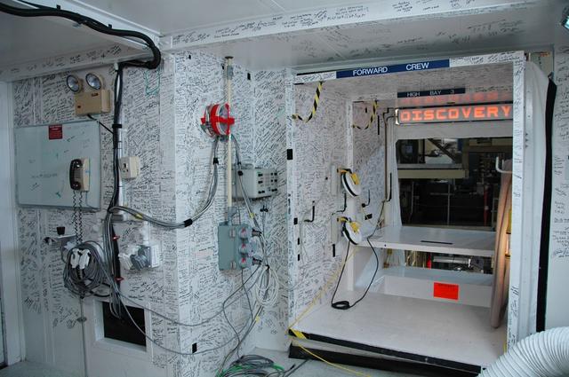 Interior View of Orbiter Processing Facility 3