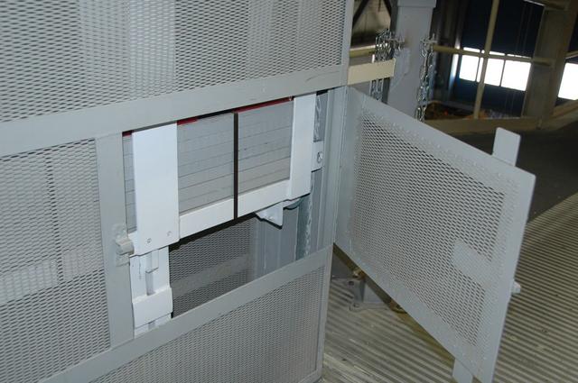 Interior View of Orbiter Processing Facility 3