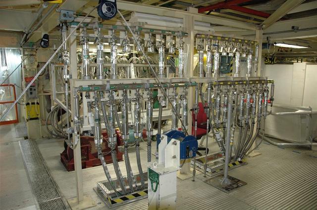 Interior View of Orbiter Processing Facility 3