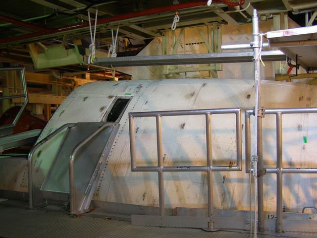 Orbiter Processing Facility High Bay No. 3, OMS pod with moveable platform, July 31, 2006