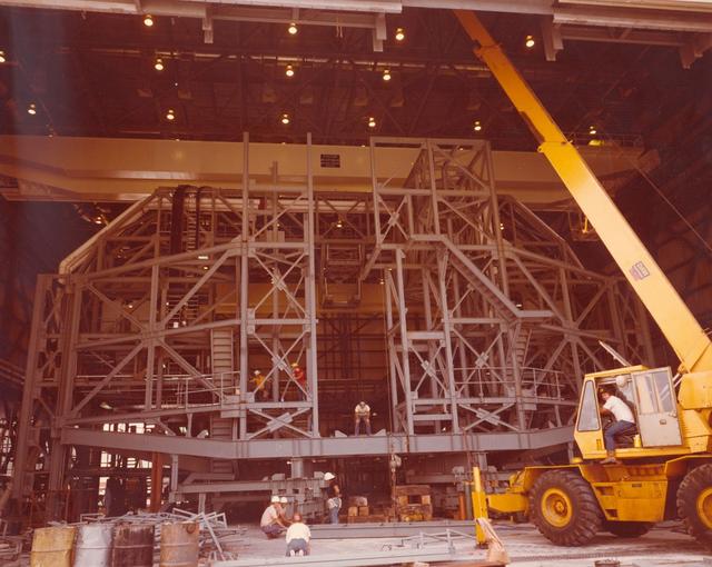 View of OPF High Bay No. 1, 513 workstand installation, August 23, 1977