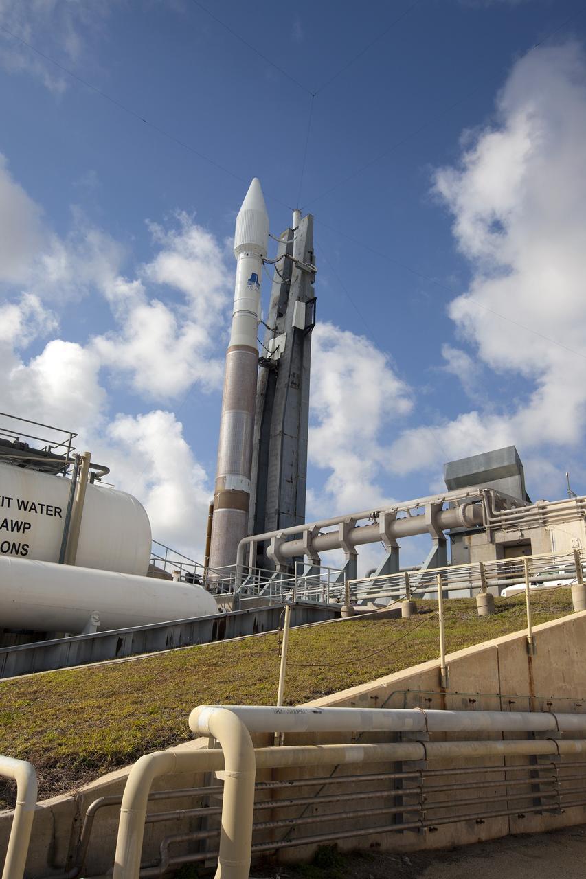 CAPE CANAVERAL, Fla. -- At Cape Canaveral Air Force Station's Space Launch Complex 41, the United Launch Alliance Atlas V rocket set to carry NASA's Tracking and Data Relay Satellite, TDRS-K, nears the launch pad after leaving the Vertical Integration Facility. Liftoff for the TDRS-K is planned for Jan. 30, 2013. The TDRS-K spacecraft is part of the next-generation series in the Tracking and Data Relay Satellite System, a constellation of space-based communication satellites providing tracking, telemetry, command and high-bandwidth data return services. For more information, visit http://www.nasa.gov/mission_pages/tdrs/index.html Photo credit: NASA/Kim Shiflett