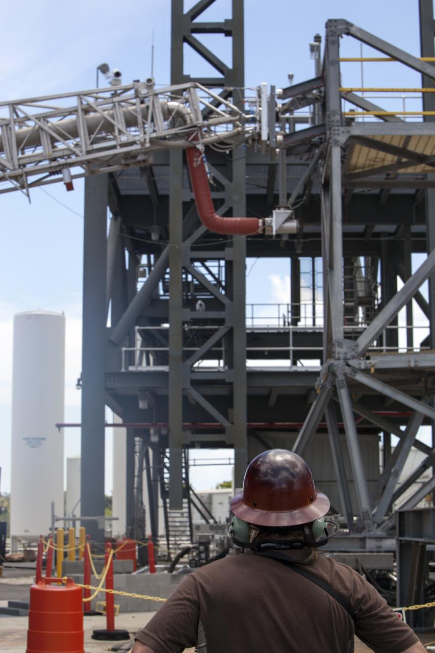 CAPE CANAVERAL, Fla. -- The quick disconnect for a modified instrument unit and liquid hydrogen tilt up umbilical is being tested at the Launch Equipment Test Facility by engineers in the Ground Systems Development and Operations Program at NASA’s Kennedy Space Center in Florida. The umbilical will be partially reutilized for the Orion Service Module Unit.    Orion is the exploration spacecraft designed to carry crews to space beyond low Earth orbit. It will provide emergency abort capability, sustain the crew during the space travel and provide safe re-entry from deep space return velocities. The first unpiloted test flight of the Orion is scheduled to launch in 2014 atop a Delta IV rocket and in 2017 on a Space Launch System rocket. For more information, visit http://www.nasa.gov/orion. Photo credit: NASA/Dimitri Gerondidakis