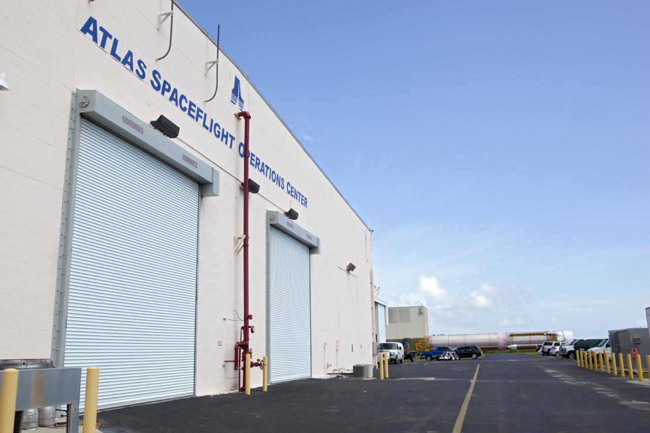 CAPE CANAVERAL, Fla. – United Launch Alliance Atlas V rocket first and second stages arrive at the Atlas Spaceflight Operations Center, or ASOC, at Cape Canaveral Air Force Station, Fla., to begin processing for the Mars Atmosphere and Volatile Evolution, or MAVEN, spacecraft to the Red Planet.       MAVEN is being prepared for its scheduled launch in November from Cape Canaveral Air Force Station, Fla. atop a United Launch Alliance Atlas V rocket. Positioned in an orbit above the Red Planet, MAVEN will study the upper atmosphere of Mars in unprecedented detail. For more information, visit: http://www.nasa.gov/mission_pages/maven/main/index.html Photo credit: NASA/ Dimitri Gerondidakis