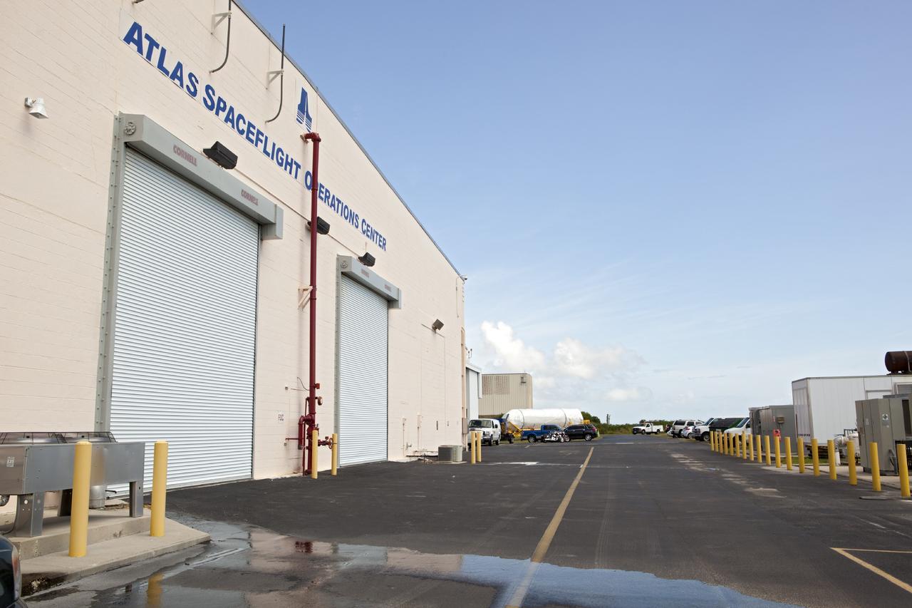 CAPE CANAVERAL, Fla. – United Launch Alliance Atlas V rocket first and second stages arrive at the Atlas Spaceflight Operations Center, or ASOC, at Cape Canaveral Air Force Station, Fla., to begin processing for the Mars Atmosphere and Volatile Evolution, or MAVEN, spacecraft to the Red Planet.       MAVEN is being prepared for its scheduled launch in November from Cape Canaveral Air Force Station, Fla. atop a United Launch Alliance Atlas V rocket. Positioned in an orbit above the Red Planet, MAVEN will study the upper atmosphere of Mars in unprecedented detail. For more information, visit: http://www.nasa.gov/mission_pages/maven/main/index.html Photo credit: NASA/ Dimitri Gerondidakis