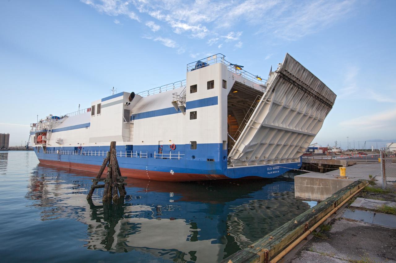 PORT CANAVERAL, Fla. – The United Launch Alliance barge Delta Mariner arrives at Port Canaveral, Fla. delivering the Atlas V launch vehicle that will boost the Mars Atmosphere and Volatile Evolution, or MAVEN, spacecraft to the Red Planet.      MAVEN is being prepared for its scheduled launch in November from Cape Canaveral Air Force Station, Fla. atop a United Launch Alliance Atlas V rocket. Positioned in an orbit above the Red Planet, MAVEN will study the upper atmosphere of Mars in unprecedented detail. For more information, visit: http://www.nasa.gov/mission_pages/maven/main/index.html Photo credit: NASA/Kim Shiflett
