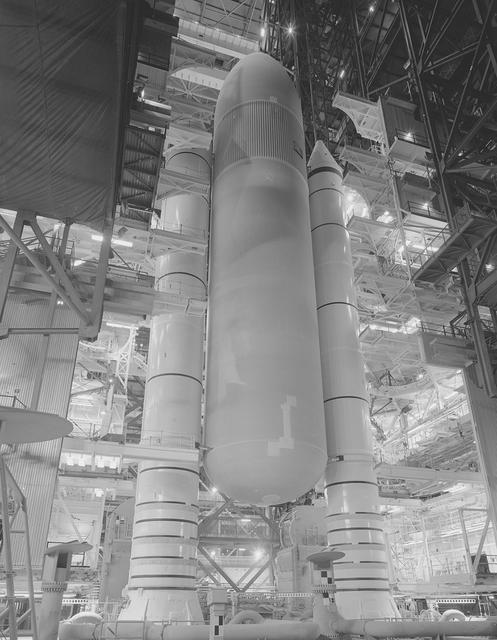 KSC-20130114-PH-JW_sts133