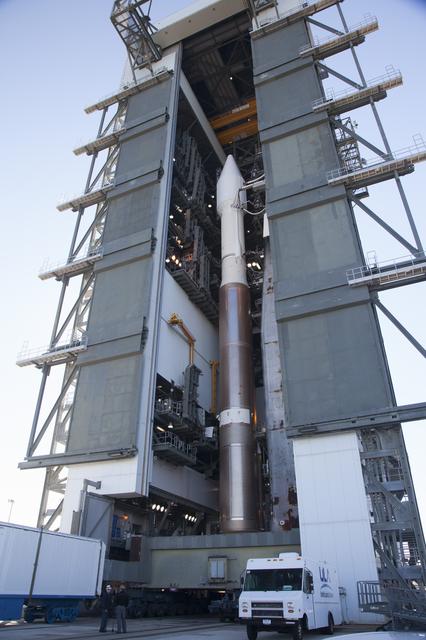 NASA image: TDRS-L Roll to Pad 41