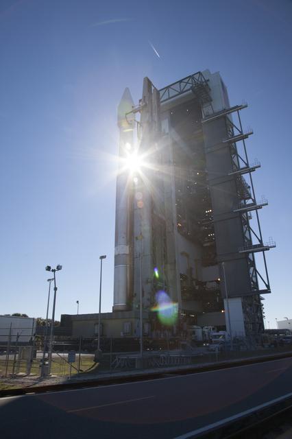 NASA image: TDRS-L Roll to Pad 41