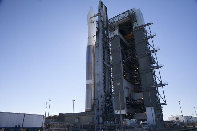 NASA image: TDRS-L Roll to Pad 41