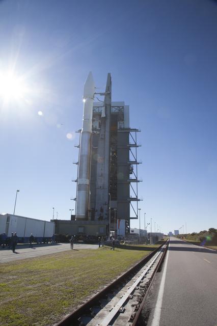 NASA image: TDRS-L Roll to Pad 41