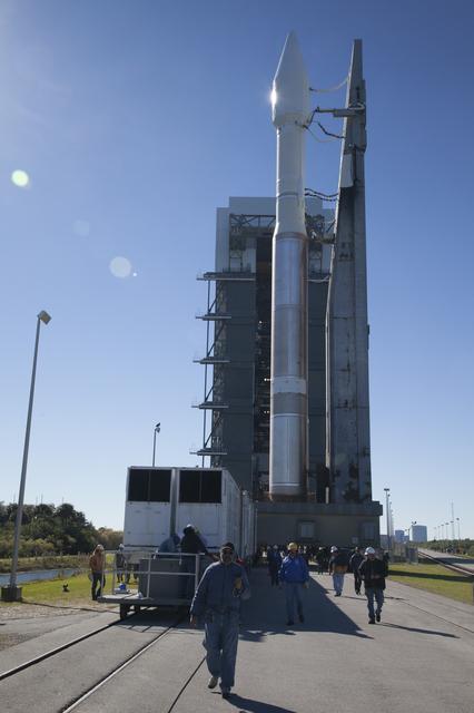 NASA image: TDRS-L Roll to Pad 41