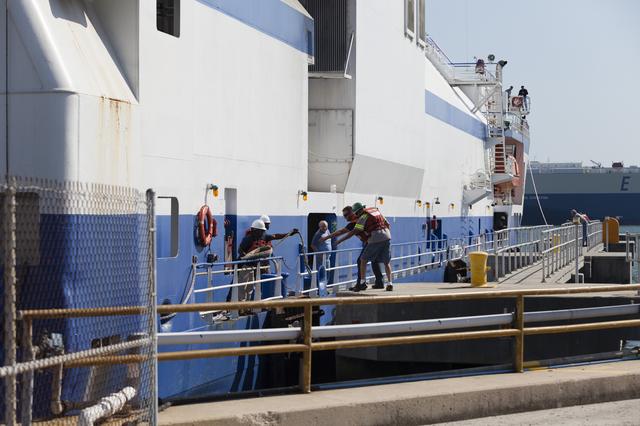 NASA image: Delta Mariner arrival with EFT-1 Booster