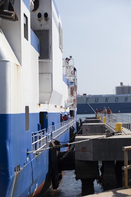 NASA image: Delta Mariner arrival with EFT-1 Booster