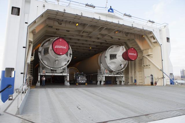 NASA image: Orion Core Stage & Booster Offload, Move to HIF