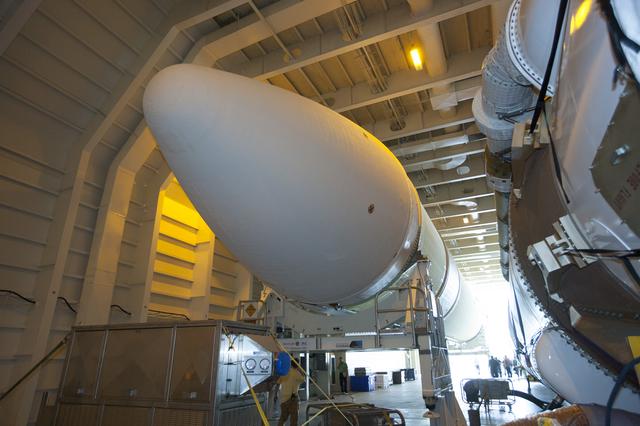 NASA image: Orion Core Stage & Booster Offload, Move to HIF