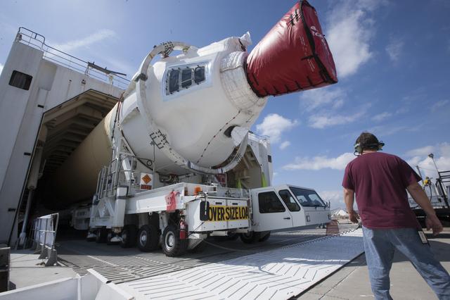 NASA image: Orion Core Stage & Booster Offload, Move to HIF