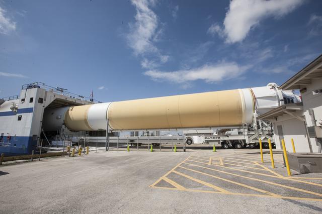 NASA image: Orion Core Stage & Booster Offload, Move to HIF