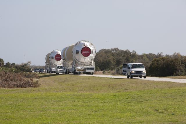 NASA image: Orion Core Stage & Booster Offload, Move to HIF