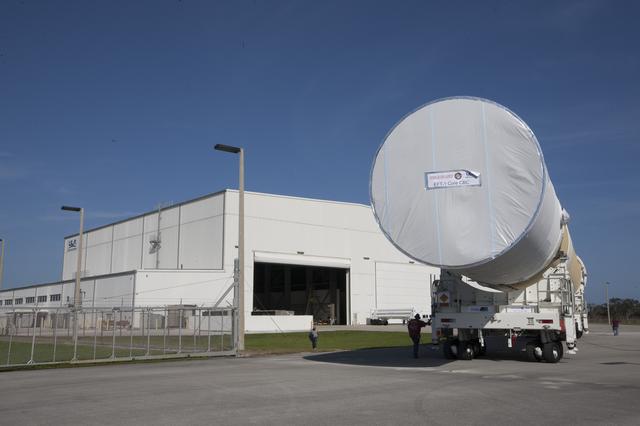 NASA image: Orion Core Stage & Booster Offload, Move to HIF