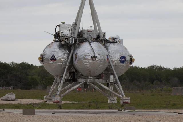 NASA image: Morpheus Campaign 2A Tether Test