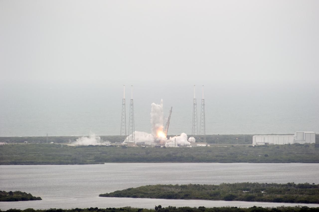 CAPE CANAVERAL, Fla. - An exhaust cloud forms around the Falcon 9 rocket on Space Launch Complex 40 on Cape Canaveral Air Force Station as the SpaceX-3 mission lifts off, carrying the Dragon resupply spacecraft to the International Space Station. Liftoff was during an instantaneous window at 3:25 p.m. EDT.    Dragon is making its fourth trip to the space station. The SpaceX-3 mission, carrying almost 2.5 tons of supplies, technology and science experiments, is the third of 12 flights under NASA's Commercial Resupply Services contract to resupply the orbiting laboratory. For more information, visit http://www.nasa.gov/mission_pages/station/structure/launch/index.html.  Photo credit: NASA/Kim Shiflett