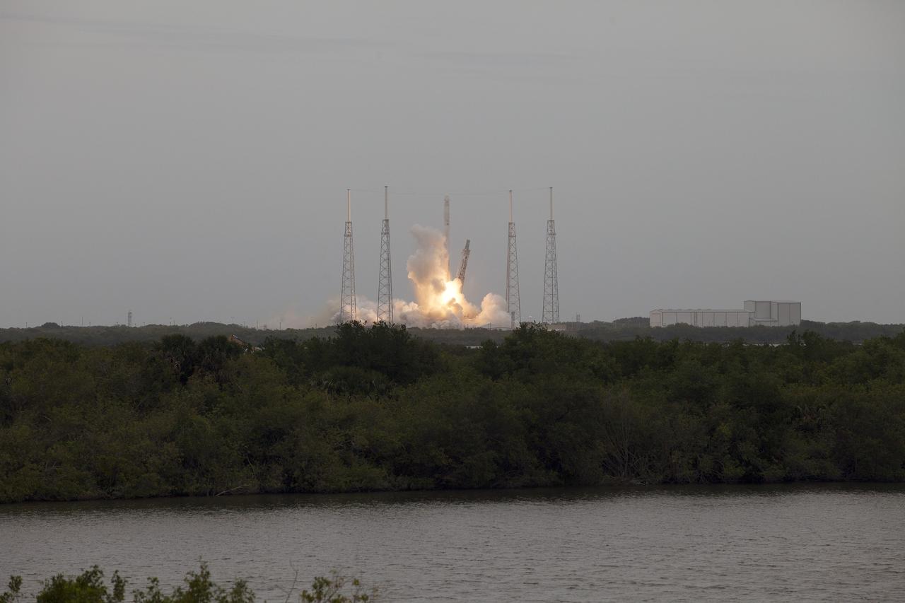 CAPE CANAVERAL, Fla. - An exhaust cloud builds around the Falcon 9 rocket on Space Launch Complex 40 on Cape Canaveral Air Force Station as the SpaceX-3 mission lifts off, carrying the Dragon resupply spacecraft to the International Space Station. Liftoff was during an instantaneous window at 3:25 p.m. EDT.    Dragon is making its fourth trip to the space station. The SpaceX-3 mission, carrying almost 2.5 tons of supplies, technology and science experiments, is the third of 12 flights through a $1.6 billion NASA Commercial Resupply Services contract. Dragon's cargo will support more than 150 experiments that will be conducted during the station's Expeditions 39 and 40.     For more information, visit http://www.nasa.gov/mission_pages/station/structure/launch/index.html.  Photo credit: NASA/Dan Casper