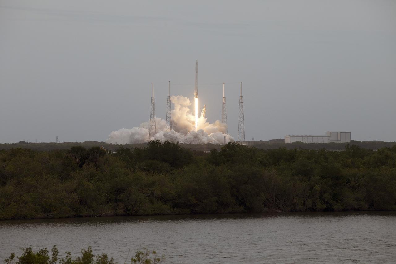 CAPE CANAVERAL, Fla. - Nine rocket engines roar to life on the SpaceX Falcon 9 rocket, lifting it off Space Launch Complex 40 on Cape Canaveral Air Force Station and boosting the Dragon resupply spacecraft to the International Space Station. Liftoff was at 3:25 p.m. EDT.    Dragon is making its fourth trip to the space station. The SpaceX-3 mission, carrying almost 2.5 tons of supplies, technology and science experiments, is the third of 12 flights through a $1.6 billion NASA Commercial Resupply Services contract. Dragon's cargo will support more than 150 experiments that will be conducted during the station's Expeditions 39 and 40.     For more information, visit http://www.nasa.gov/mission_pages/station/structure/launch/index.html.  Photo credit: NASA/Dan Casper