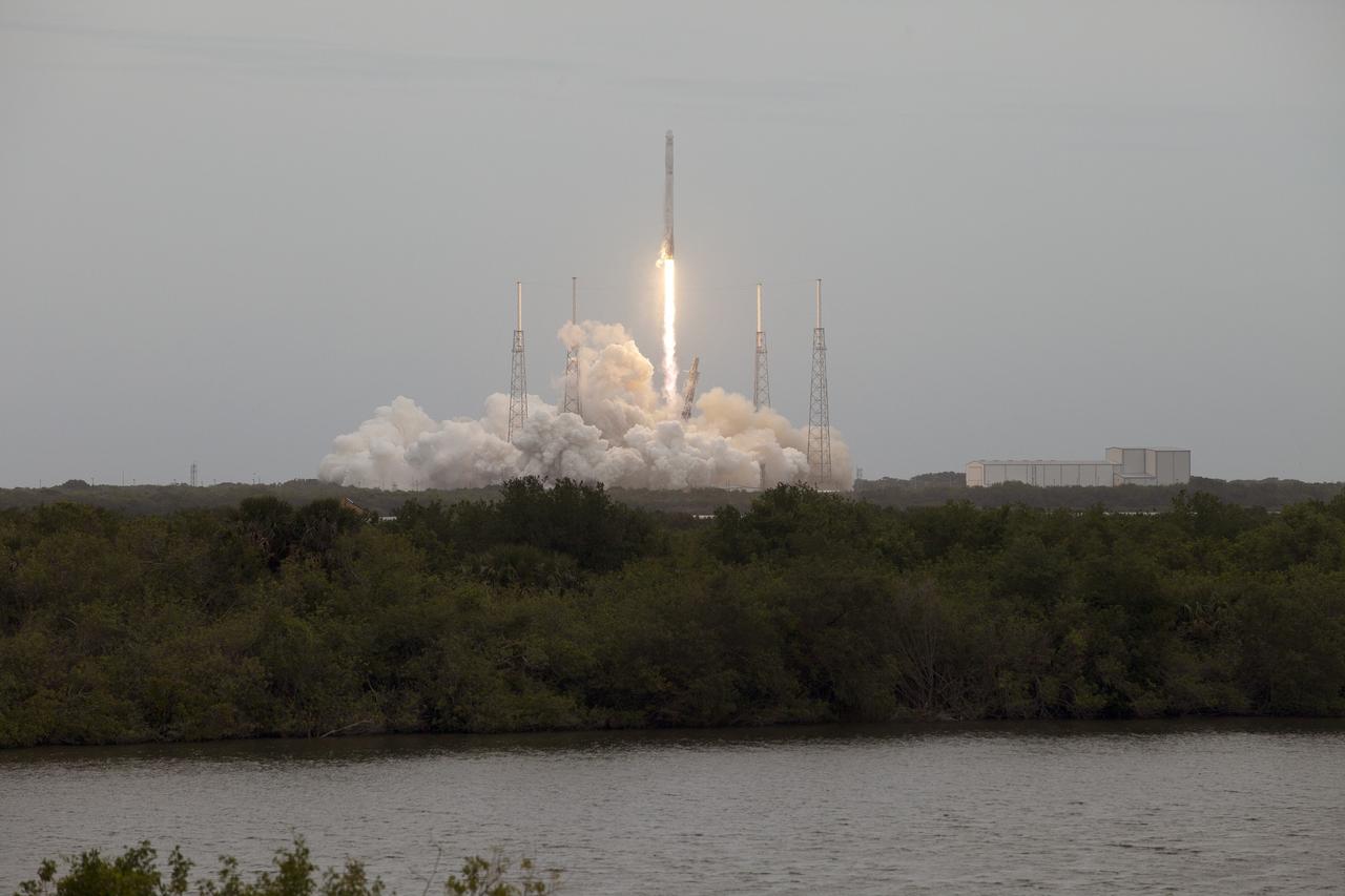 CAPE CANAVERAL, Fla. - An exhaust cloud builds under the Falcon 9 rocket on Space Launch Complex 40 on Cape Canaveral Air Force Station as the SpaceX-3 mission lifts off, carrying the Dragon resupply spacecraft to the International Space Station. Liftoff was during an instantaneous window at 3:25 p.m. EDT.    Dragon is making its fourth trip to the space station. The SpaceX-3 mission, carrying almost 2.5 tons of supplies, technology and science experiments, is the third of 12 flights through a $1.6 billion NASA Commercial Resupply Services contract. Dragon's cargo will support more than 150 experiments that will be conducted during the station's Expeditions 39 and 40.     For more information, visit http://www.nasa.gov/mission_pages/station/structure/launch/index.html.  Photo credit: NASA/Dan Casper