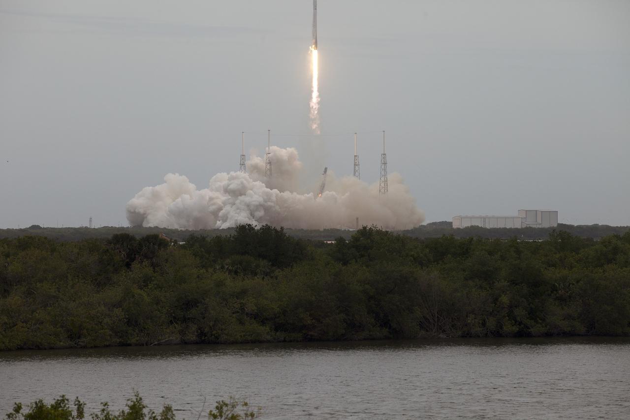 CAPE CANAVERAL, Fla. - Try as it may, the weather could not stop the launch of the SpaceX Falcon 9 rocket from Space Launch Complex 40 on Cape Canaveral Air Force Station, boosting the Dragon resupply spacecraft to the International Space Station. Liftoff was at 3:25 p.m. EDT.    Dragon is making its fourth trip to the space station. The SpaceX-3 mission, carrying almost 2.5 tons of supplies, technology and science experiments, is the third of 12 flights through a $1.6 billion NASA Commercial Resupply Services contract. Dragon's cargo will support more than 150 experiments that will be conducted during the station's Expeditions 39 and 40.     For more information, visit http://www.nasa.gov/mission_pages/station/structure/launch/index.html.  Photo credit: NASA/Dan Casper