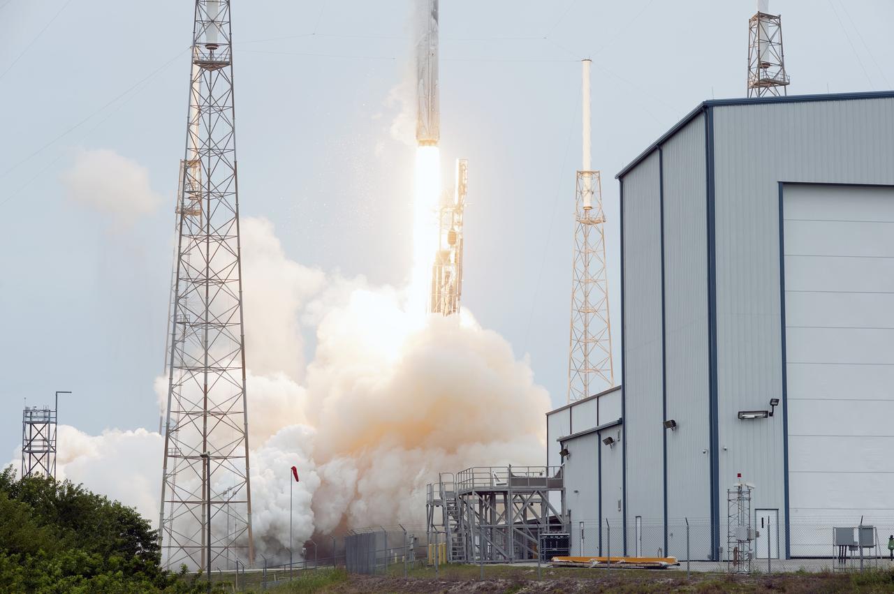 CAPE CANAVERAL, Fla. - The SpaceX Falcon 9 rocket roars past the lightning masts on Space Launch Complex 40 at Cape Canaveral Air Force Station as the SpaceX-3 mission begins, boosting the Dragon resupply spacecraft to the International Space Station. Liftoff was during an instantaneous window at 3:25 p.m. EDT.    Dragon is making its fourth trip to the space station. The SpaceX-3 mission, carrying almost 2.5 tons of supplies, technology and science experiments, is the third of 12 flights through a $1.6 billion NASA Commercial Resupply Services contract. Dragon's cargo will support more than 150 experiments that will be conducted during the station's Expeditions 39 and 40.  For more information, visit http://www.nasa.gov/mission_pages/station/structure/launch/index.html.  Photo credit: NASA/Tony Gray and Tim Powers