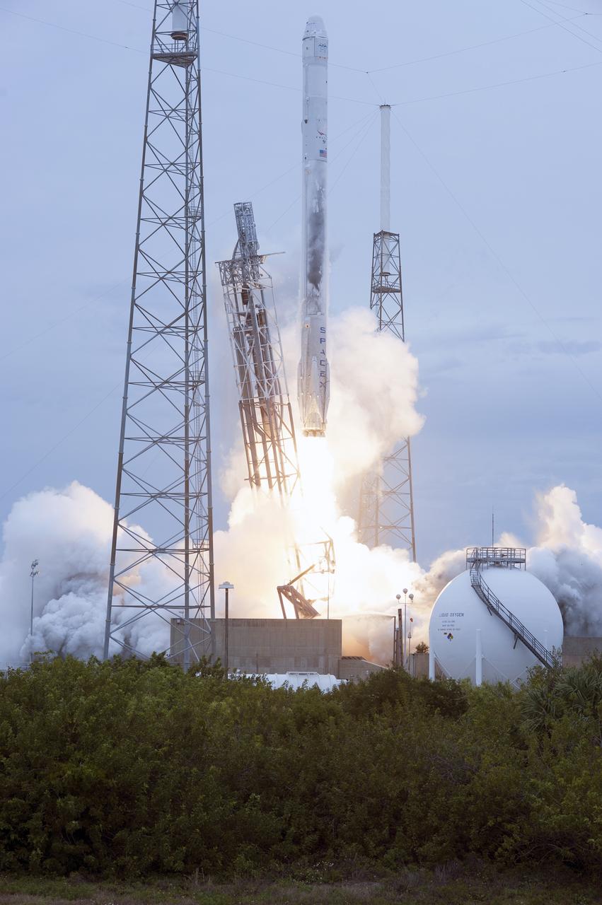 CAPE CANAVERAL, Fla. - A SpaceX Falcon 9 rocket lifts off Space Launch Complex 40 on Cape Canaveral Air Force Station in Florida leaving an exhaust cloud in its wake. Launch of the SpaceX-3 mission was during an instantaneous window at 3:25 p.m. EDT, starting the Dragon resupply spacecraft on its way to the International Space Station.      Dragon is making its fourth trip to the space station. The SpaceX-3 mission, carrying almost 2.5 tons of supplies, technology and science experiments, is the third of 12 flights through a $1.6 billion NASA Commercial Resupply Services contract. Dragon's cargo will support more than 150 experiments that will be conducted during the station's Expeditions 39 and 40.  For more information, visit http://www.nasa.gov/mission_pages/station/structure/launch/index.html.  Photo credit: NASA/Tony Gray and Tim Powers