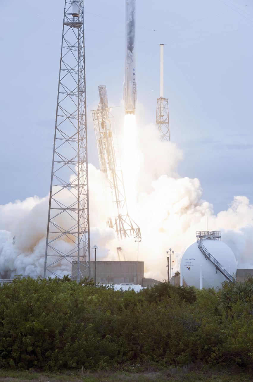 CAPE CANAVERAL, Fla. - An exhaust cloud builds under the Falcon 9 rocket on Space Launch Complex 40 at Cape Canaveral Air Force Station in Florida as the SpaceX-3 mission lifts off, starting the Dragon resupply spacecraft on its way to the International Space Station. Launch was during an instantaneous window at 3:25 p.m. EDT.      Dragon is making its fourth trip to the space station. The SpaceX-3 mission, carrying almost 2.5 tons of supplies, technology and science experiments, is the third of 12 flights through a $1.6 billion NASA Commercial Resupply Services contract. Dragon's cargo will support more than 150 experiments that will be conducted during the station's Expeditions 39 and 40.  For more information, visit http://www.nasa.gov/mission_pages/station/structure/launch/index.html.  Photo credit: NASA/Tony Gray and Tim Powers