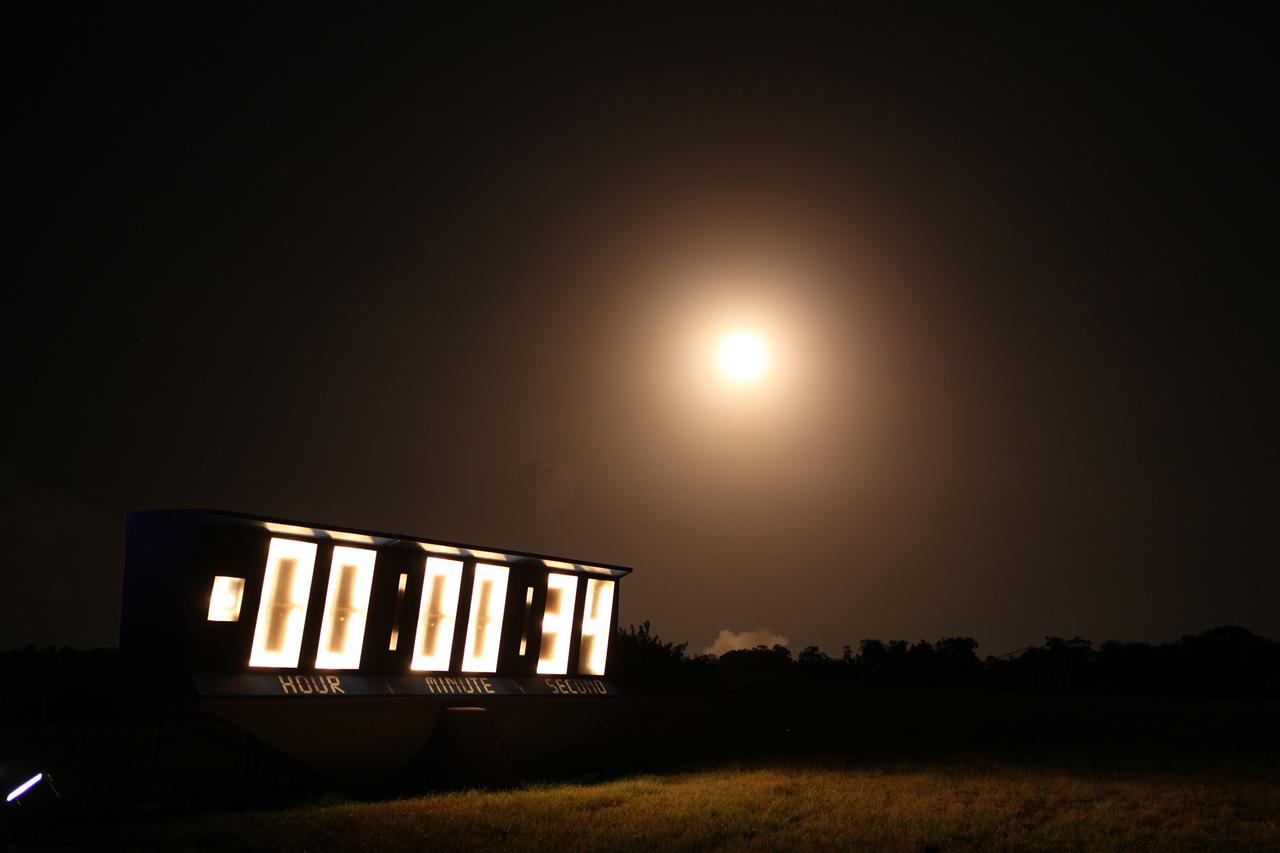 CAPE CANAVERAL, Fla. – The sky is aglow following liftoff of the Falcon 9 rocket from Space Launch Complex 40 on Cape Canaveral Air Force Station in Florida, carrying the SpaceX CRS-4 mission to orbit. Liftoff was at 1:52 a.m. EDT. The mission is the fourth of 12 SpaceX flights NASA contracted with the company to resupply the space station. It will be the fifth trip by a Dragon spacecraft to the orbiting laboratory. The spacecraft’s 2.5 tons of supplies, science experiments, and technology demonstrations include critical materials to support 255 science and research investigations that will occur during the station's Expeditions 41 and 42. To learn more about the mission, visit http://www.nasa.gov/mission_pages/station/structure/launch/index.html. Photo credit: NASA/Frankie Martin