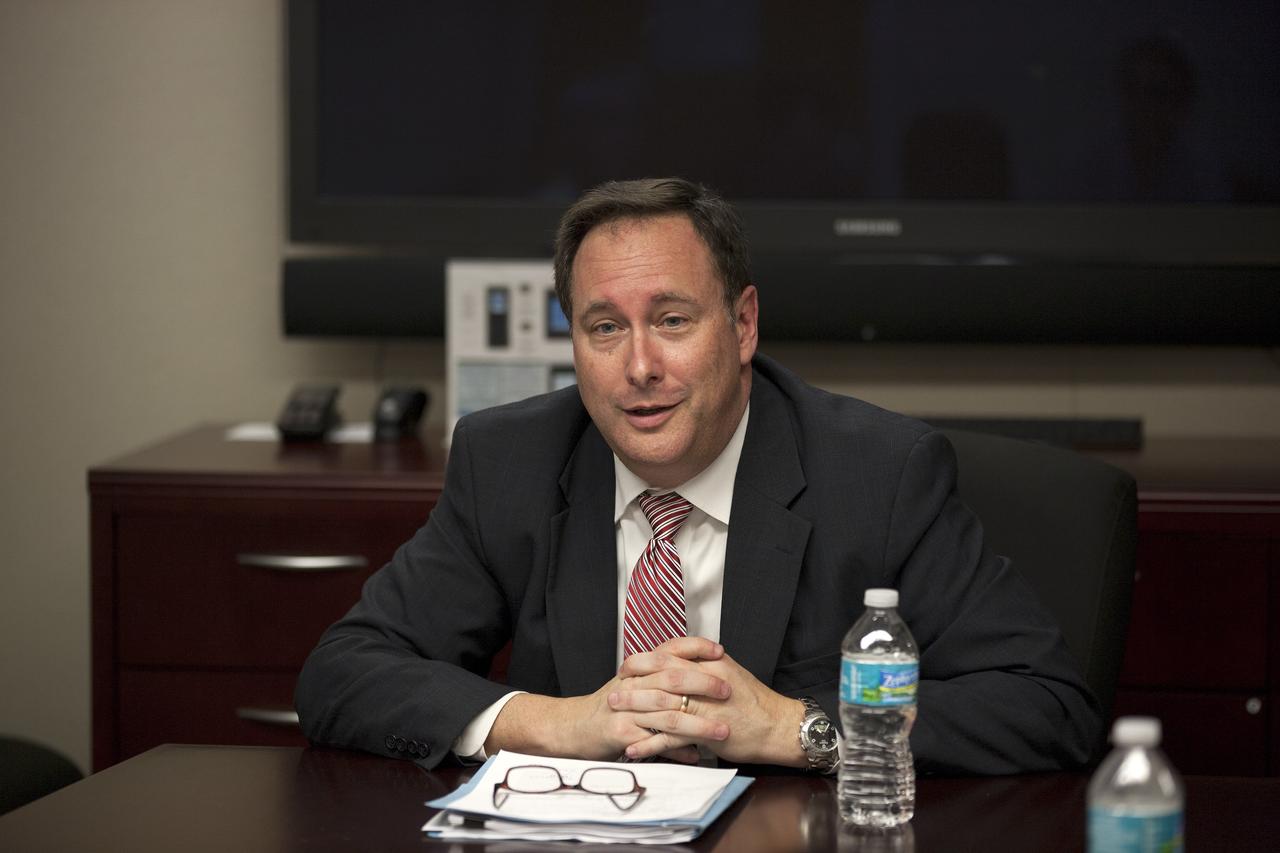 CAPE CANAVERAL, Fla. – NASA Associate Administrator Robert Lightfoot addresses journalists at the agency's Kennedy Space Center in Florida to discuss the Asteroid Redirect Mission. For more information on NASA's Asteroid Initiative, visit http://www.nasa.gov/asteroidinitiative. Photo credit: NASA/Kim Shiflett