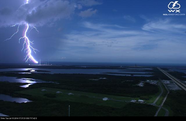 NASA image: Lightning Strikes at Pad 39B