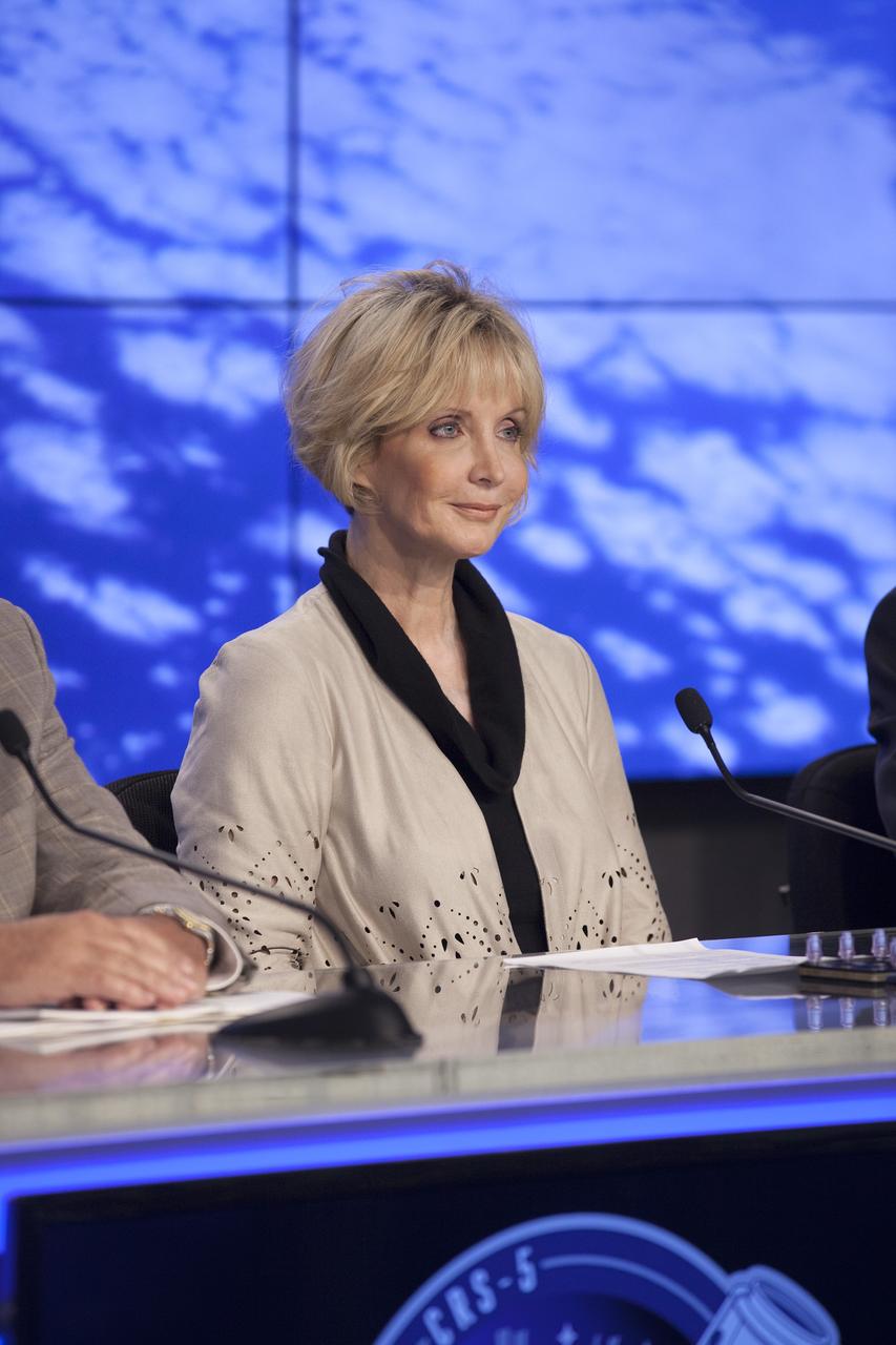 CAPE CANAVERAL, Fla. -- In the Kennedy Space Center’s Press Site auditorium, agency and industry leaders spoke to members of the news media on International Space Station research and technology developments. Participants included Cheryl Nickerson of Arizona State University, and principal investigator for the Micro-5 experiment. Photo credit: NASA/ Kim Shiflett