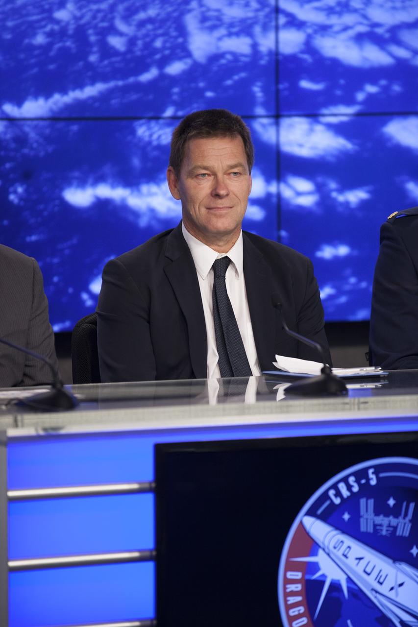 In the Kennedy Space Center’s Press Site auditorium, agency and industry leaders spoke to members of the news media on International Space Station research and technology developments. Participants included Hans Koenigsmann, SpaceX vice president of Mission Assurance. Photo credit: NASA/Kim Shiflett