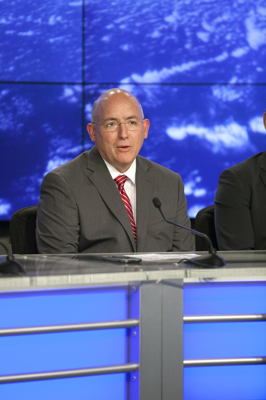 In the Kennedy Space Center’s Press Site auditorium, agency and industry leaders spoke to members of the news media on International Space Station research and technology developments. Participants included Mike Suffredini, NASA International Space Station program manager. Photo credit: NASA/Kim Shiflett